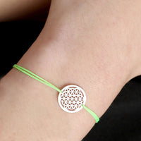 Lebensblume Armband Nahaufnahme Harmonie Momentoss Wien
